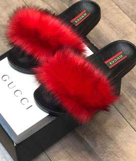 Gucci Tüylü Terlik Kırmızı